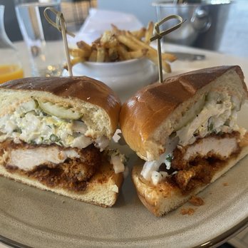 Shorebird - Chicken sandwich - Breakfast & Brunch Near Me - Sedona, Arizona