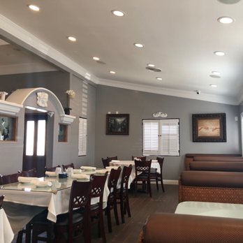De Luca's Restaurant - Main dinning area - Italian Near Me - Whittier, California De Luca's Restaurant - Main dinning area - Italian Near Me - Whittier, California