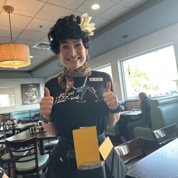 Broken Yolk Cafe - This is the super nice waitress - Breakfast & Brunch Near Me - Fullerton, California