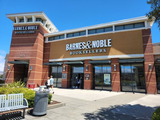 Barnes & Noble by null