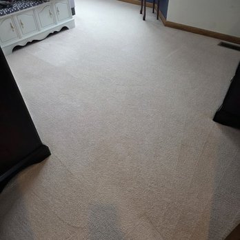 ReNew Home Solutions - Bedroom Carpet Cleaning - Carpet Cleaning Near Me - Grand Rapids, Michigan ReNew Home Solutions - Bedroom Carpet Cleaning - Carpet Cleaning Near Me - Grand Rapids, Michigan