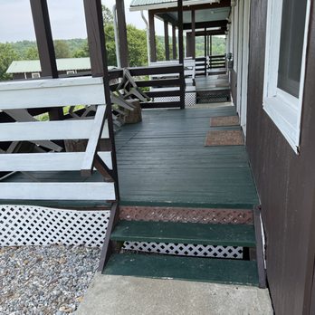 GrandView Camping - Cabin Porch - Resorts Near Me - Moodus, Connecticut