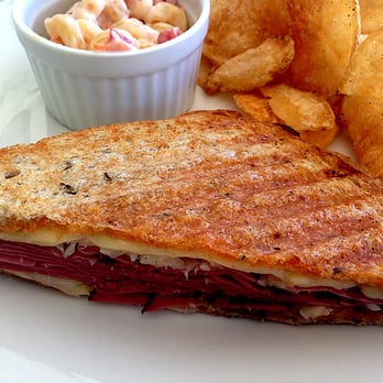 Beth's Cafe - Cafes Near Me - Quogue, New York