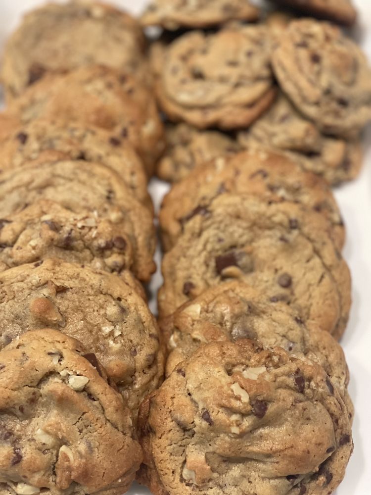 Eat Em’s Eats Savory & Sweets Logo