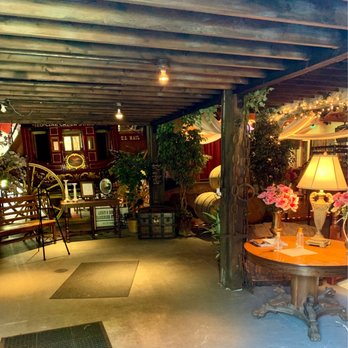 Medicine Creek Winery - Cute inside area - Wine Tasting Room Near Me - Olympia, Washington Medicine Creek Winery - Cute inside area - Wine Tasting Room Near Me - Olympia, Washington