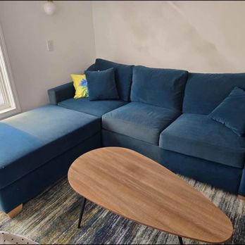 GoLift Moving - Couch in original space which was on a third story condo. - Movers Near Me - Los Angeles, California GoLift Moving - Couch in original space which was on a third story condo. - Movers Near Me - Los Angeles, California