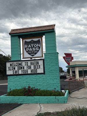 Raton Pass Motor Inn by null