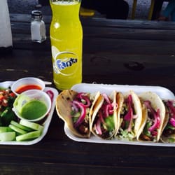Los Dos Potrillos - Tacos de tripas!!