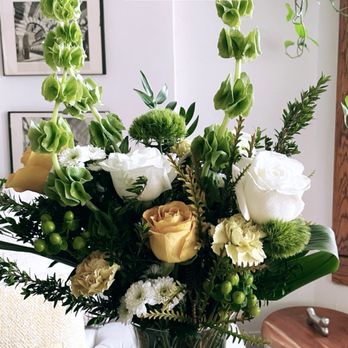 Primrose Chicago - Florists Near Me - Chicago, Illinois