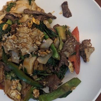 Pattaya Thai - Pad Thai with beef - Thai Near Me - Honolulu, Hawaii Pattaya Thai - Pad Thai with beef - Thai Near Me - Honolulu, Hawaii
