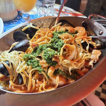 The Stinking Rose - Seafood pasta - Italian Near Me - San Francisco, California The Stinking Rose - Seafood pasta - Italian Near Me - San Francisco, California