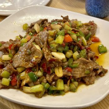 Fiery Sky Asian Kitchen - F.13 Hunan Style Stir-Fried Beef with Spices @ColumbusFoodDude - Asian Fusion Near Me - Columbus, Ohio Fiery Sky Asian Kitchen - F.13 Hunan Style Stir-Fried Beef with Spices @ColumbusFoodDude - Asian Fusion Near Me - Columbus, Ohio