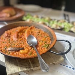 Albergue Castro - Paella Marisco...