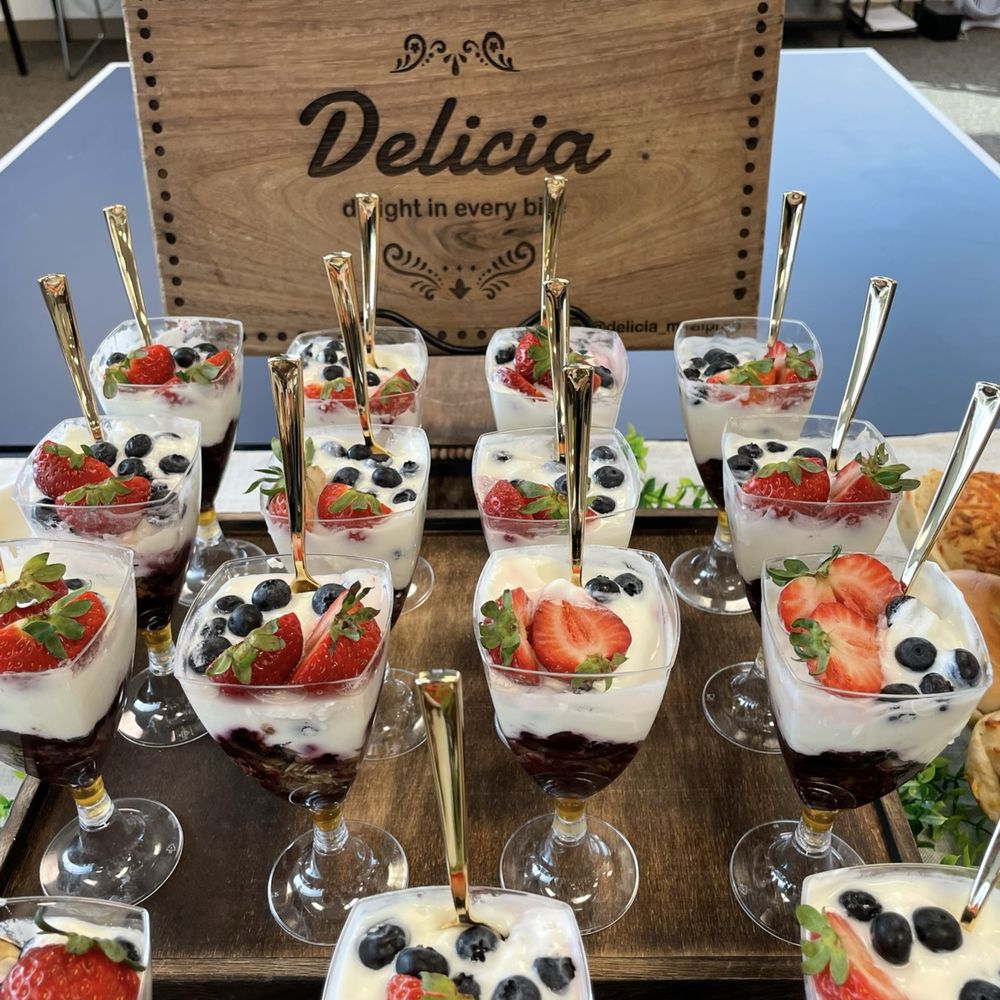 Delicia - Yogurt parfaits - Caterers Near Me Delicia - Yogurt parfaits - Caterers Near Me