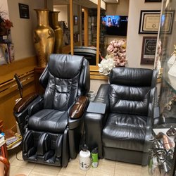 Edwin Y Endo, OD & Associates - Massage chair in waiting room at the back office