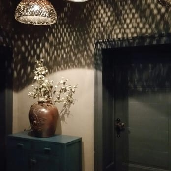 THANH - Restroom for guests reflecting standard of the restaurant - Vietnamese Near Me - Nuremberg, BY THANH - Restroom for guests reflecting standard of the restaurant - Vietnamese Near Me - Nuremberg, BY