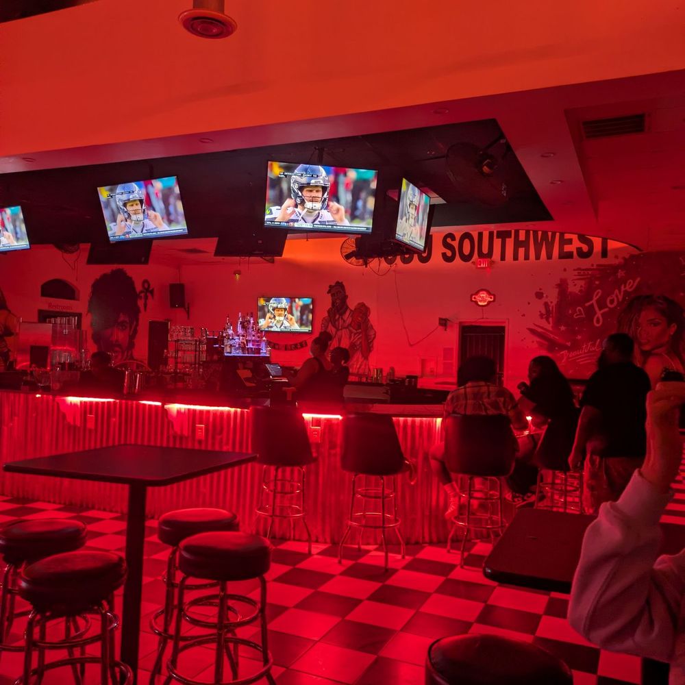 Daiq’s - Sports Bars Near Me - Houston, Texas