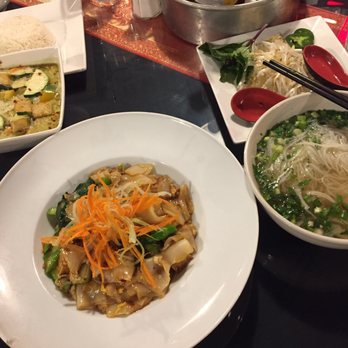 Thai Garden - Tofu green curry, pad see ew, meatless pho. Pad see ew was a little sweet but good flavors. Wish the noodles were a little more cohesive... - Thai Near Me - Saint Paul, Minnesota