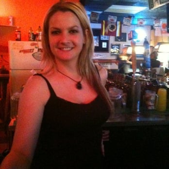 Hoops  - Great bartenders and cheap drinks!!! - Sports Bars Near Me - San Antonio, Texas