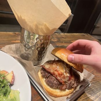 Tapped - Taphouse & Kitchen - Rotating tapped burger - Gastropubs Near Me - Moscow, Idaho Tapped - Taphouse & Kitchen - Rotating tapped burger - Gastropubs Near Me - Moscow, Idaho