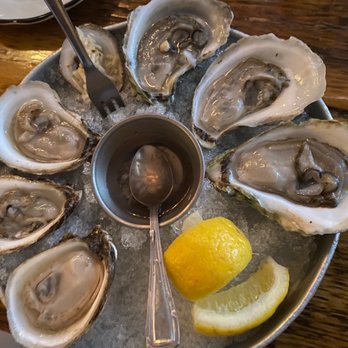 EDNA Restaurant - Oysters! - Canadian (New) Near Me - Halifax, Nova Scotia EDNA Restaurant - Oysters! - Canadian (New) Near Me - Halifax, Nova Scotia