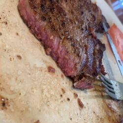 Lindy's Restaurant - Medium rare not