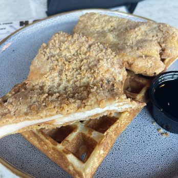 H Cafe - Chicken waffle - Breakfast & Brunch Near Me - Los Angeles, California H Cafe - Chicken waffle - Breakfast & Brunch Near Me - Los Angeles, California