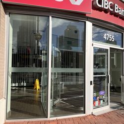CIBC - Bank closed and full of police officers inside