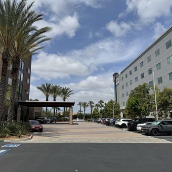 Sun Coast Park - Parking lot - Hotels Near Me - Anaheim, California