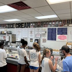 Cullens Ice Cream on the River