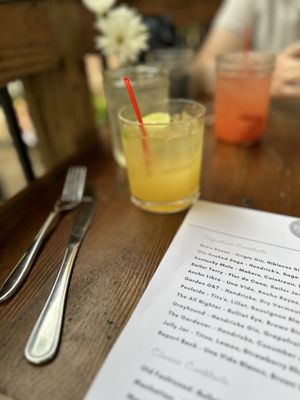 Russell's on Macklind by null