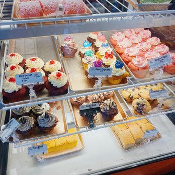 Liliha Bakery - Baked goods - Bakeries Near Me - Honolulu, Hawaii