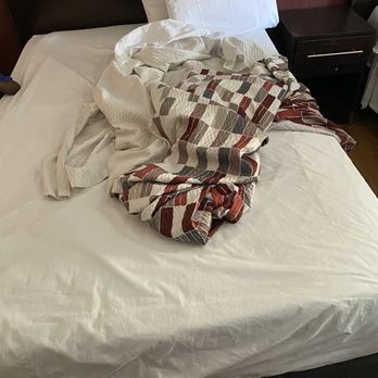 Red Roof Inn - Supposedly clean bed sheets and fully made up bed smh - Hotels Near Me - Lansing, Illinois Red Roof Inn - Supposedly clean bed sheets and fully made up bed smh - Hotels Near Me - Lansing, Illinois