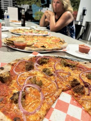 Ozzy's Apizza by null