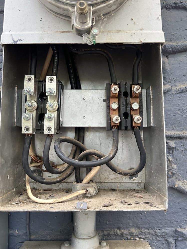 Slide of Gonzalez Electric