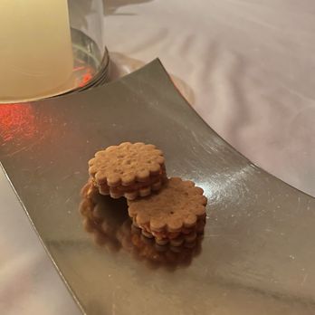 Per Se - Pimento cheese cracker - French Near Me - New York, New York