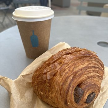 Blue Bottle Coffee - Pasadena - Hot Nola and chocolate croissant - Coffee & Tea Near Me - Pasadena, California