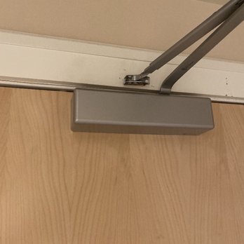 Move 4 Less - Broken unit door by mover Michael - Movers Near Me - Las Vegas, Nevada