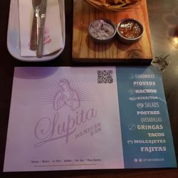 Lupita - Entrada com nachos e duas salsas