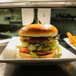 Grill On The Green - Classic Cheeseburger