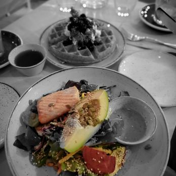 Two Hands - Oh so fresh, so clean salad w/Salmon (add on) - Breakfast & Brunch Near Me - New York, New York Two Hands - Oh so fresh, so clean salad w/Salmon (add on) - Breakfast & Brunch Near Me - New York, New York