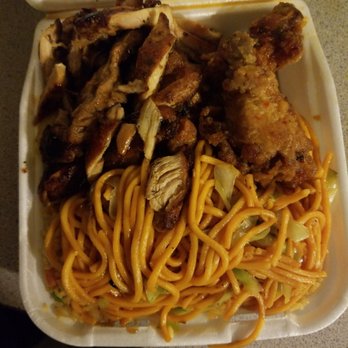 Panda Garden - a take out container of chicken and noodles - Fast Food Near Me - Los Angeles, California Panda Garden - a take out container of chicken and noodles - Fast Food Near Me - Los Angeles, California