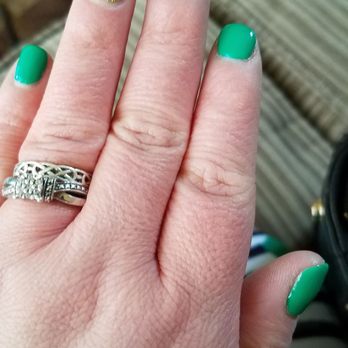 Tres Jolie Nail Spa - A no chip Mani w a shamrock! - Nail Salons Near Me - Carol Stream, Illinois