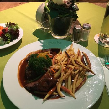 Hotel zur Post - Absolut zarte geschmorte Kalbsbackerl mit Kartoffel-Nudeln, etwas Wurzelgemüse und einem kleinen Salat, und ein kühles Radler dazu - Bavarian Near Me - Ruhpolding, BY Hotel zur Post - Absolut zarte geschmorte Kalbsbackerl mit Kartoffel-Nudeln, etwas Wurzelgemüse und einem kleinen Salat, und ein kühles Radler dazu - Bavarian Near Me - Ruhpolding, BY