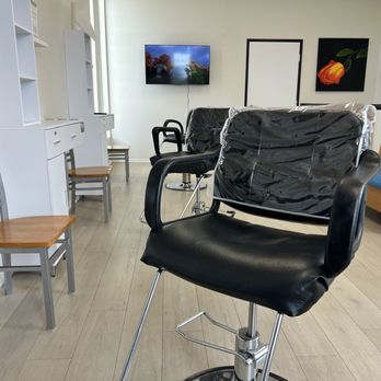 Organic Lice Guru - The San Marcos Clinic interior - Lice Services Near Me - San Marcos, California Organic Lice Guru - The San Marcos Clinic interior - Lice Services Near Me - San Marcos, California