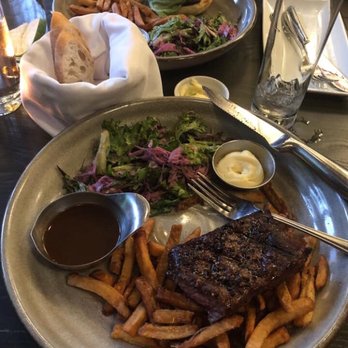 Le Hobbit - Beef shoulder and burger entrees and REALLY good fries - French Near Me - Quebec City, Quebec Le Hobbit - Beef shoulder and burger entrees and REALLY good fries - French Near Me - Quebec City, Quebec