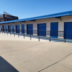 Allsize Storage & RV Parking Corona - Allsize Storage offers interior and drive up units.