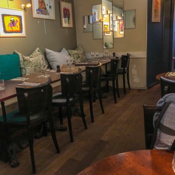 La Coïncidence - Eating area had a cool vibe - French Near Me - Paris, 75 La Coïncidence - Eating area had a cool vibe - French Near Me - Paris, 75