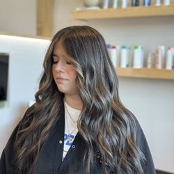 Akalonnie Salon