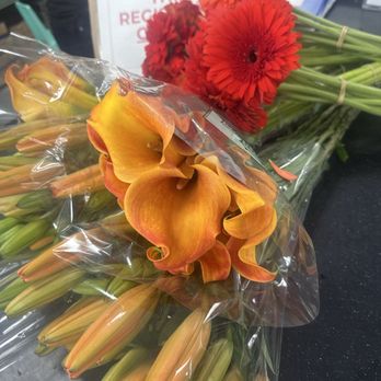 United Flower Wholesale - Floral Designers Near Me - Pomona, California United Flower Wholesale - Floral Designers Near Me - Pomona, California
